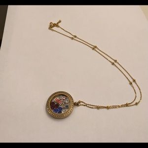 Origami Owl Medium Locket Gold Tone